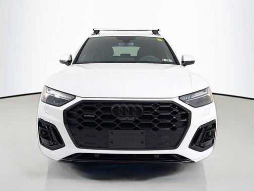 Glacier White Metallic 2024 Audi Q5 45 S line Prestige