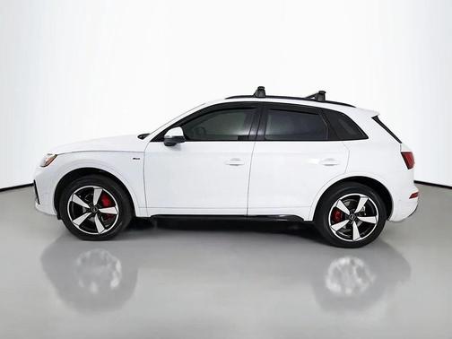 Glacier White Metallic 2024 Audi Q5 45 S line Prestige