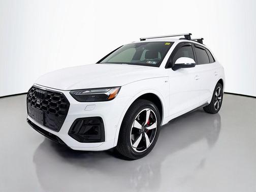 Glacier White Metallic 2024 Audi Q5 45 S line Prestige