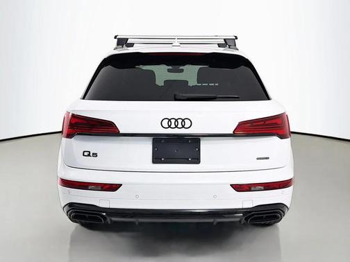 Glacier White Metallic 2024 Audi Q5 45 S line Prestige
