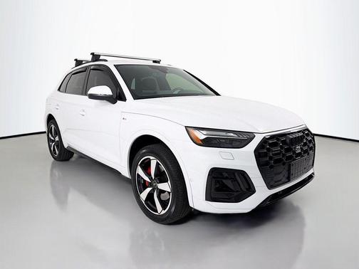Glacier White Metallic 2024 Audi Q5 45 S line Prestige