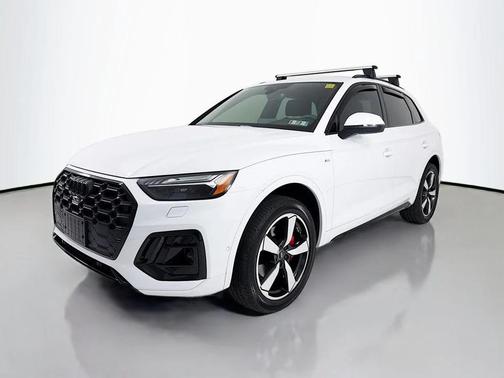 Glacier White Metallic 2024 Audi Q5 45 S line Prestige