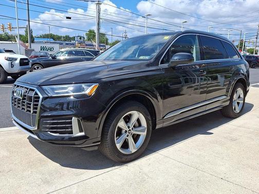 2022 Audi Q7 45 Premium Plus