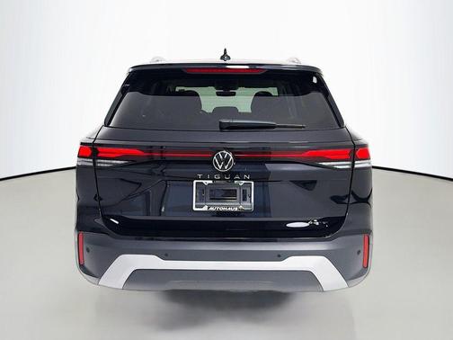 deep black pearl 2026 Volkswagen Tiguan 2.0T S 4MOTION