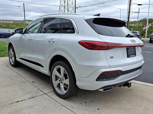 2025 Audi Q5 Premium Plus