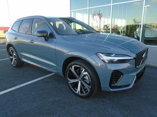 2024 Volvo XC60 Recharge Plug-In Hybrid T8 Ultimate Dark Theme