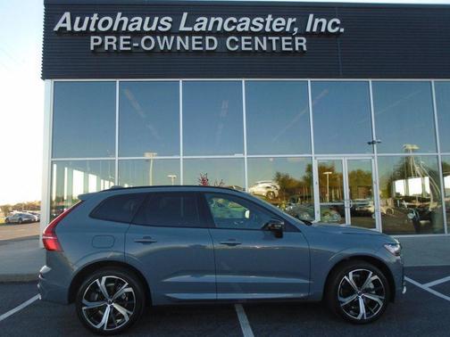2024 Volvo XC60 Recharge Plug-In Hybrid T8 Ultimate Dark Theme