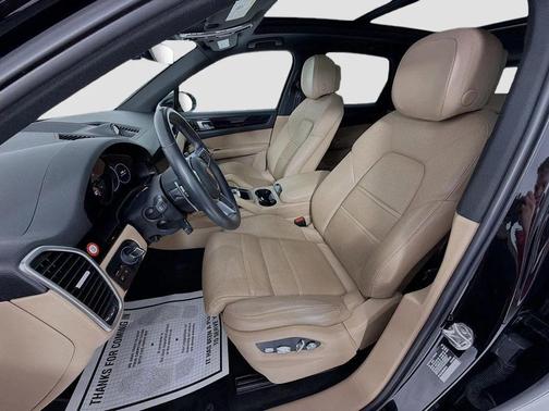 Black 2019 Porsche Cayenne Cayenne