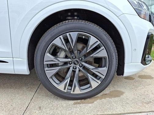 2026 Audi Q8 55 Premium Plus