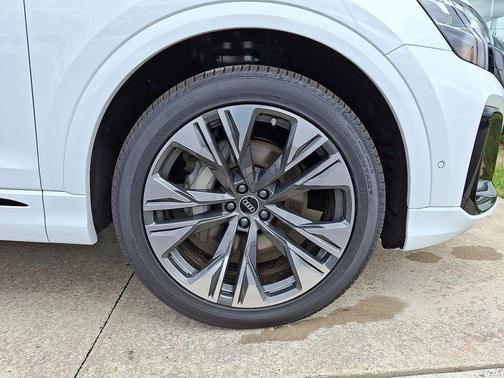 2026 Audi Q8 55 Premium Plus