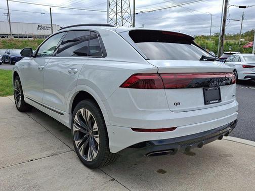 2026 Audi Q8 55 Premium Plus