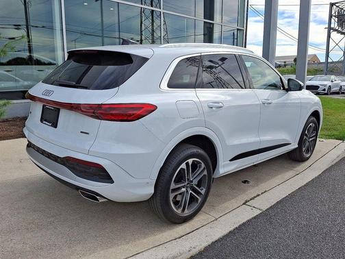 2025 Audi Q5 Premium