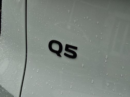 2025 Audi Q5 Premium