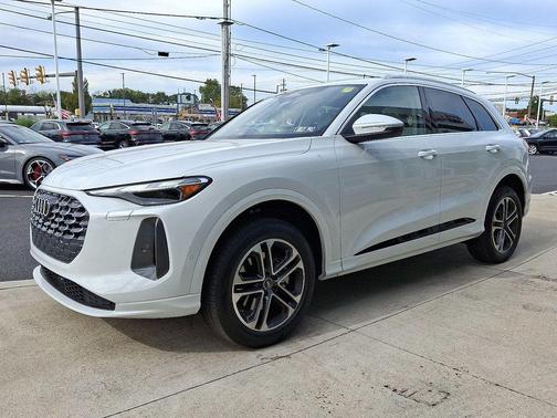 2025 Audi Q5 Premium