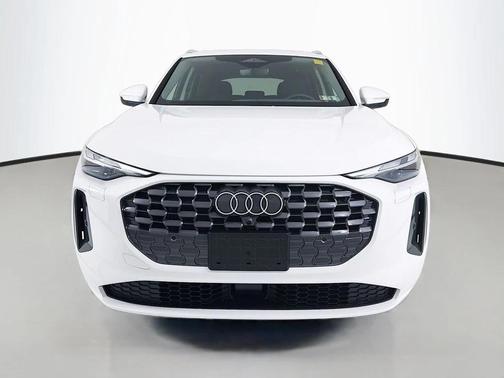Arkona White 2025 Audi Q5 Premium TFSI quattro S tronic