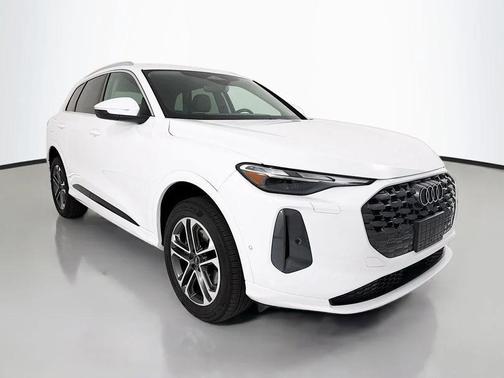 Arkona White 2025 Audi Q5 Premium TFSI quattro S tronic