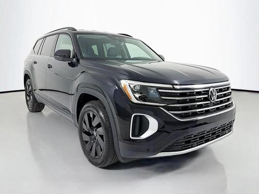 2025 Volkswagen Atlas 2.0T SE w/Technology 4MOTION