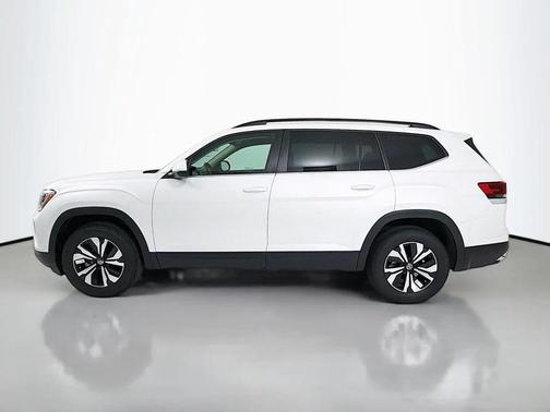 Opal White Pearl 2026 Volkswagen Atlas 2.0T SE