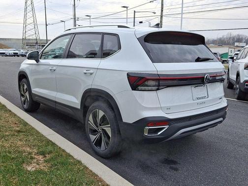 2026 Volkswagen Taos SE