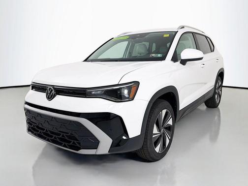 Pure White 2026 Volkswagen Taos SE