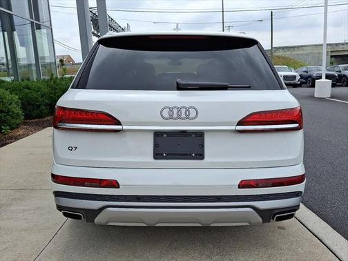 2025 Audi Q7 55 Premium