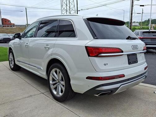 2025 Audi Q7 55 Premium