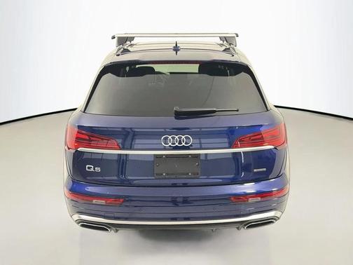 Navarra Blue Metallic 2023 Audi Q5 45 S line Prestige