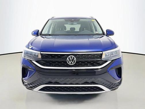 Dusk Blue Metallic 2022 Volkswagen Taos 1.5T SE