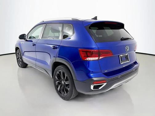 Dusk Blue Metallic 2022 Volkswagen Taos 1.5T SE