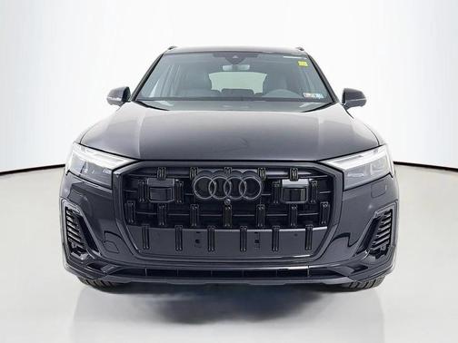 Mythos Black Metallic 2026 Audi Q7 45 Premium