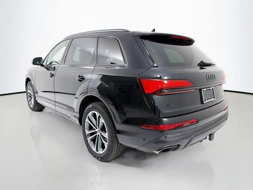 Mythos Black Metallic 2026 Audi Q7 45 Premium