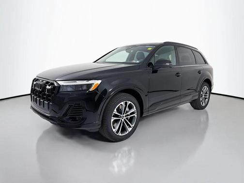 Mythos Black Metallic 2026 Audi Q7 45 Premium