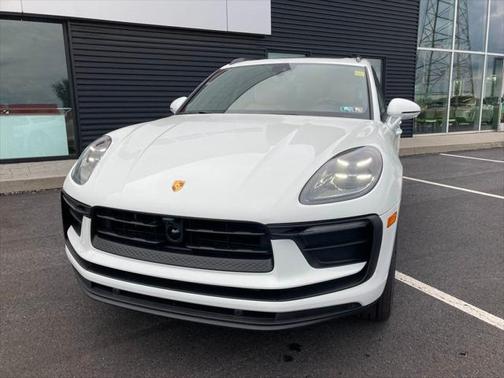 2025 Porsche Macan Base
