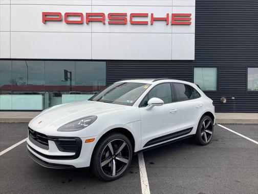 2025 Porsche Macan AWD