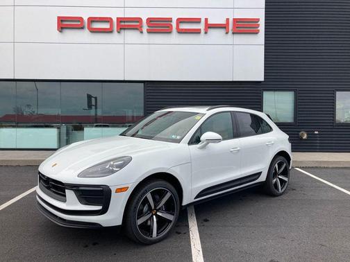 2025 Porsche Macan AWD