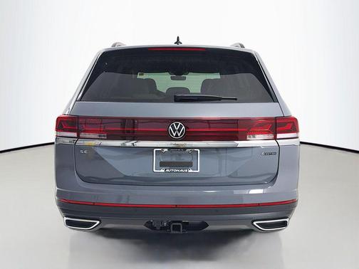 Pure Gray 2026 Volkswagen Atlas 2.0T SE w/Technology 4MOTION