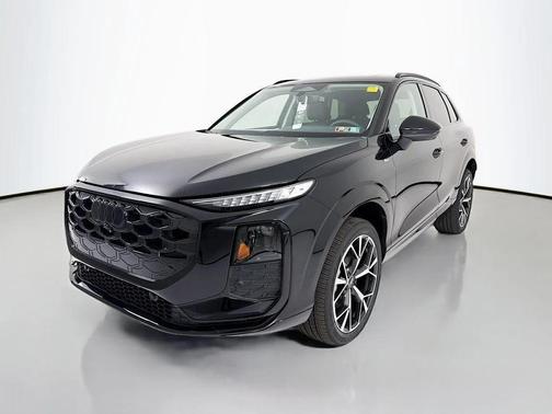 Mythos Black Metallic 2026 Audi Q3 TFSI quattro S tronic