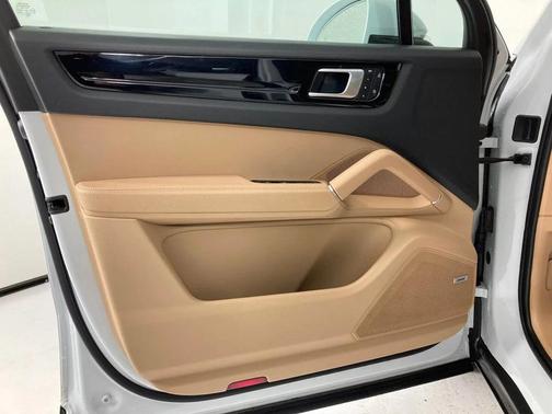2023 Porsche Cayenne Cayenne
