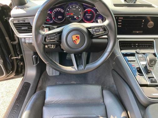 2023 Porsche Panamera 4