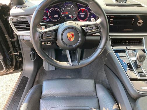 2023 Porsche Panamera 4