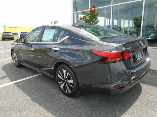 2021 Nissan Altima 2.5 SV