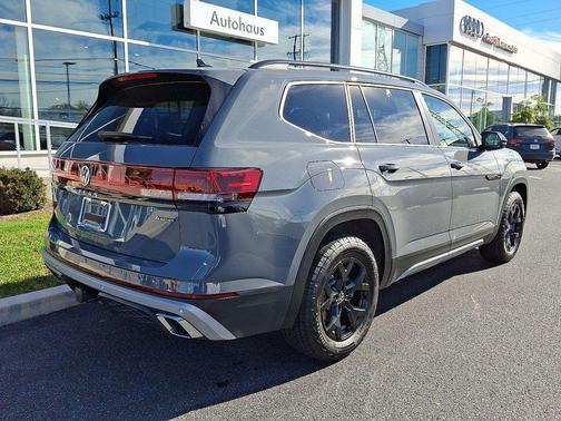 2025 Volkswagen Atlas 2.0T Peak Edition