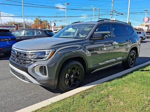2025 Volkswagen Atlas 2.0T Peak Edition