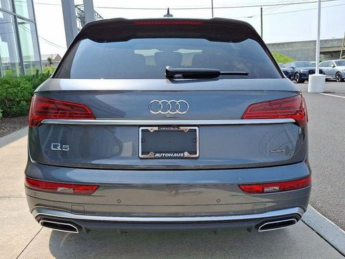 2022 Audi Q5 45 S line Premium