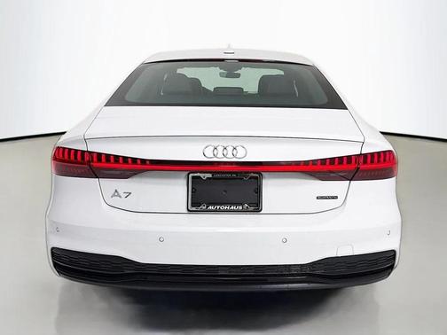 Glacier White Metallic 2025 Audi A7 Prestige 55 TFSI quattro S tronic