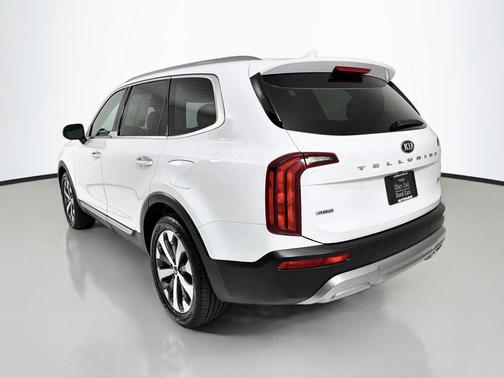Glacial White Pearl 2021 Kia Telluride S