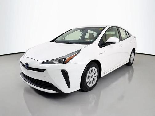Blizzard Pearl 2020 Toyota Prius LE