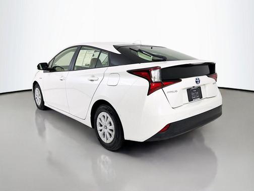 Blizzard Pearl 2020 Toyota Prius LE