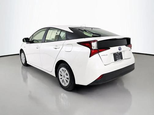Blizzard Pearl 2020 Toyota Prius LE