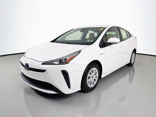 Blizzard Pearl 2020 Toyota Prius LE